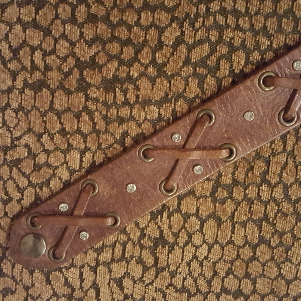 Leather wrist band 9"